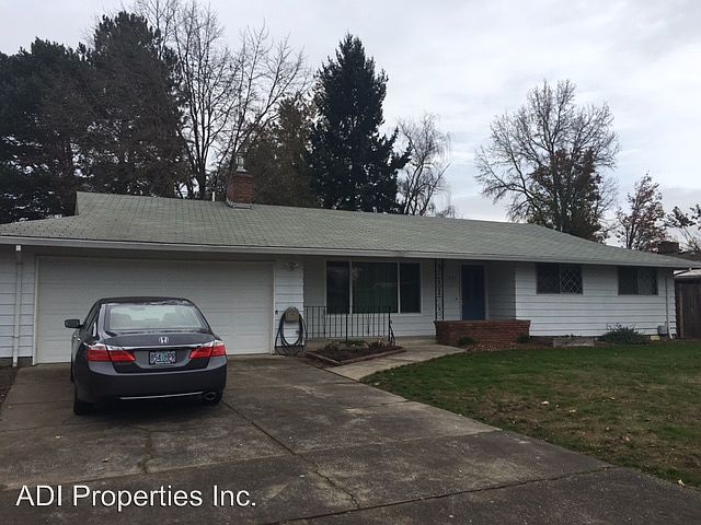 1st image of 1257 NE Queens Ln