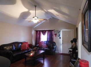 2103 N Austin Ave, Pearland, TX 77581
