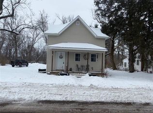25997 E Mondovi St, Eleva, WI 54738