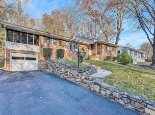 2847 Woodthrush Dr, Roanoke, VA 24018
