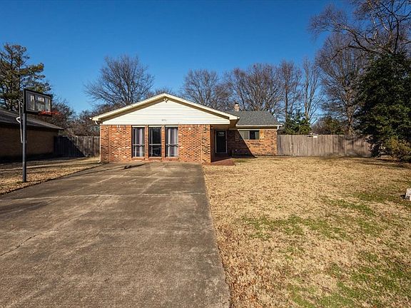 2nd image of 1007 Stratford Dr