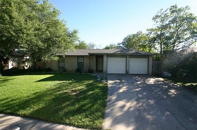 All photos taken 9/2013 and home is occupied. Move in date f