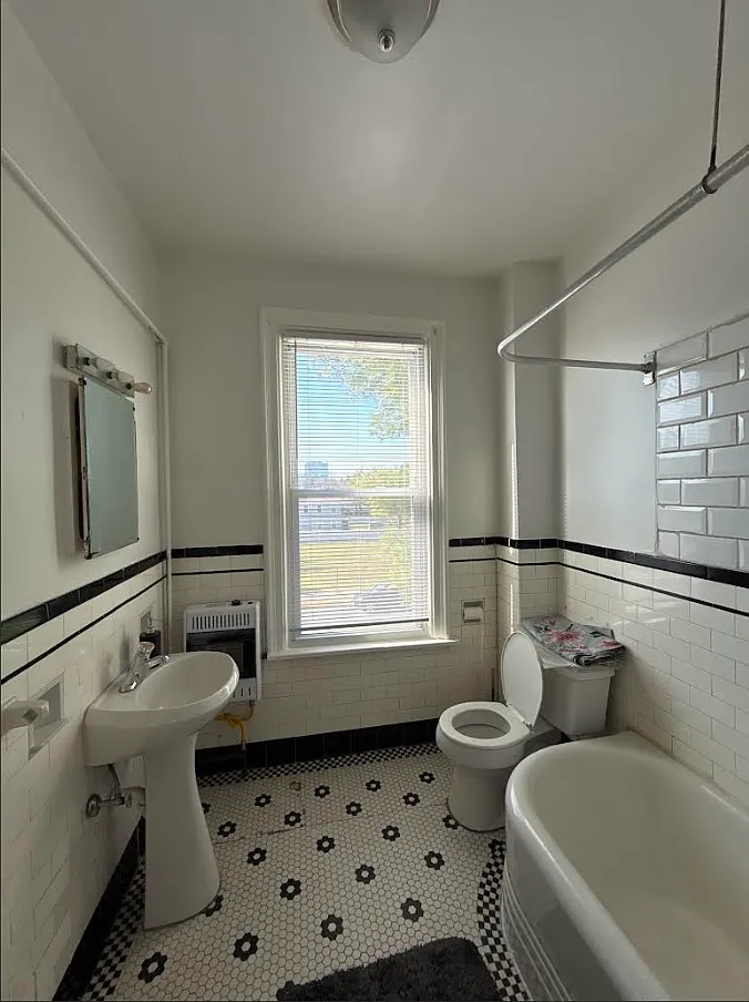 1 bed, 900 sqft, $2,100 — Photo 4