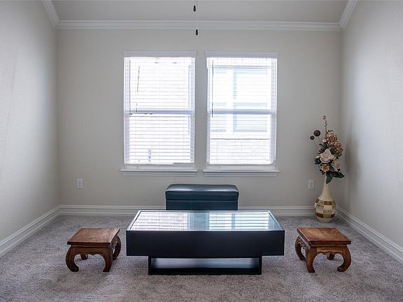 3rd image of 3617 Venetian Ct