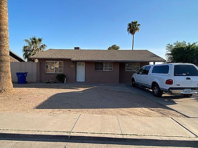 1st image of 637 E 10th Dr