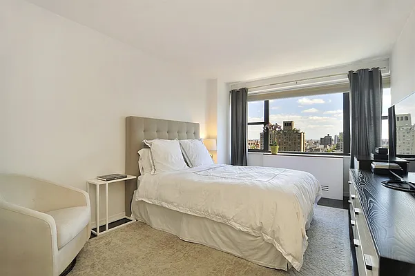 Sold by Corcoran | media 11