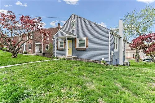 106 S Walnut St Photo 1
