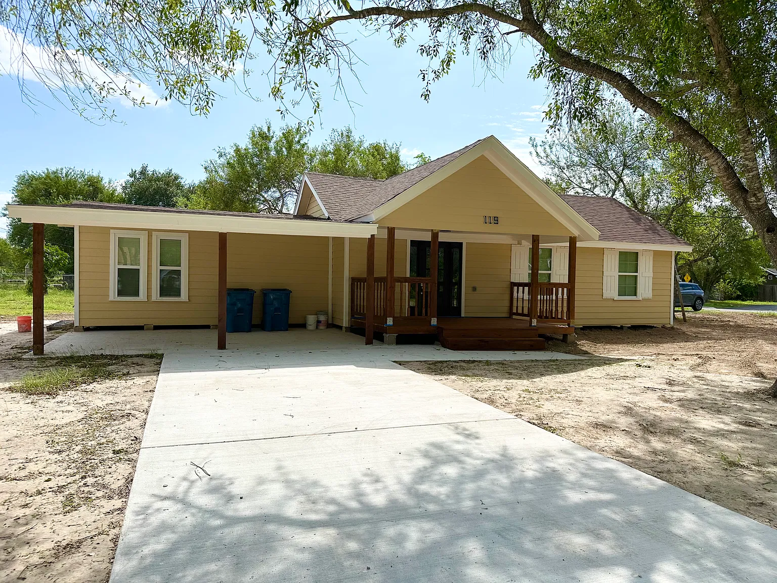 3 bed, 1180 sqft, $1,600 — Photo 1