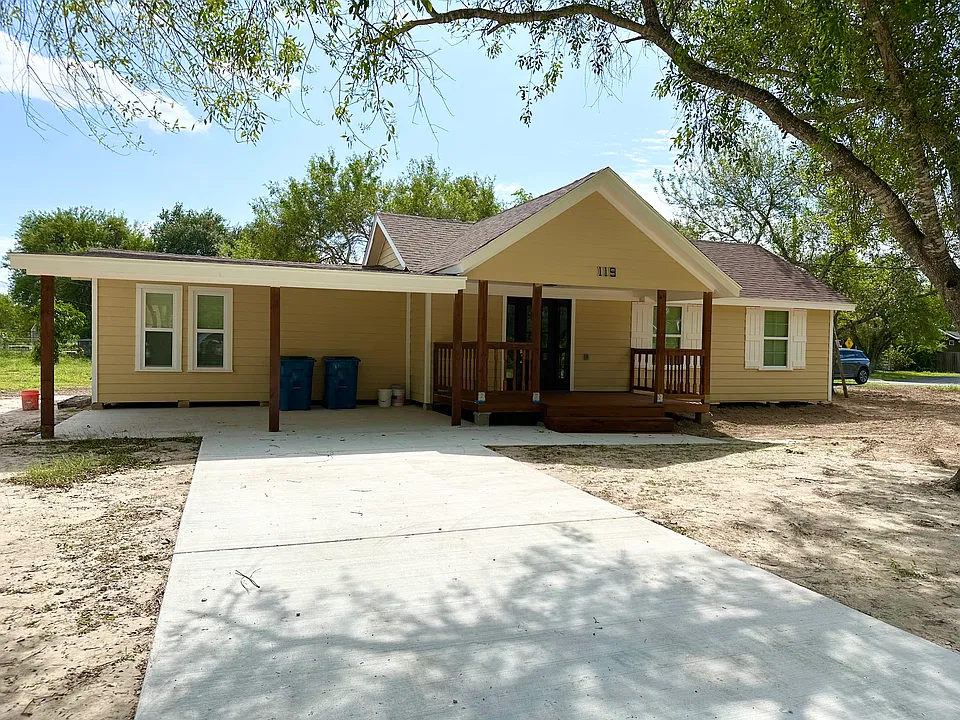 119 Ebony Ave
