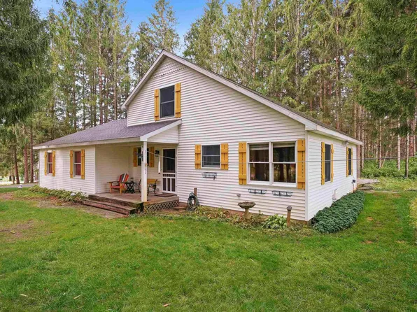 112 Greenridge Dr, Cadillac, MI 49601