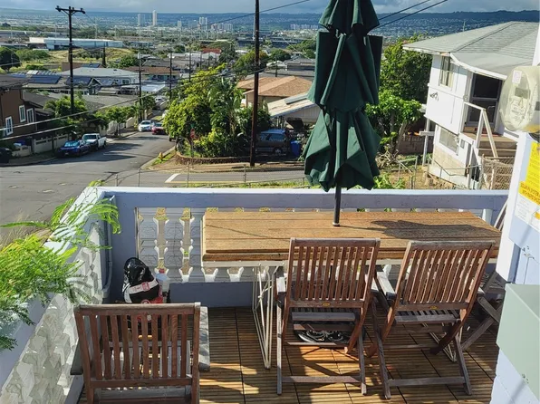 3920 Likini St, Honolulu, HI 96818