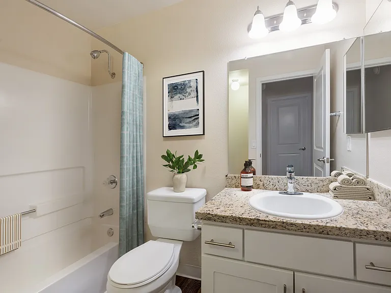 2 Bed, 2 Bath Bathroom
