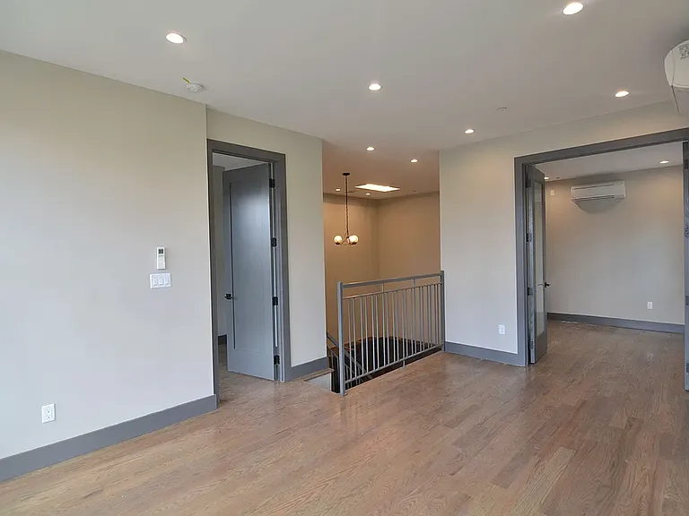 417 Manhattan Ave #2A — Photo 10
