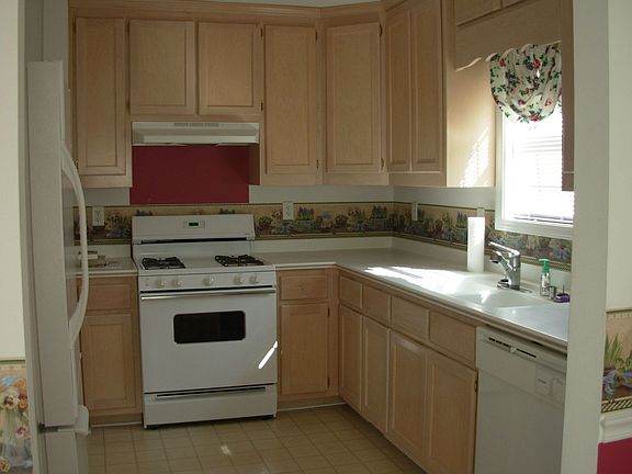 4th image of 1134 Chateau Ter