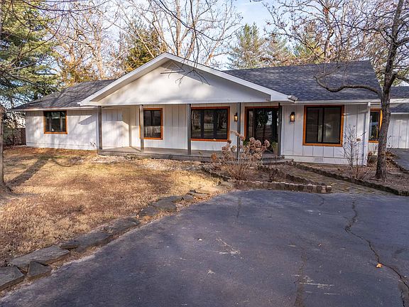 2nd image of 902 Foxwood Drive
