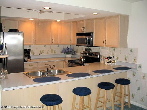 4th image of 106 Crest Dr