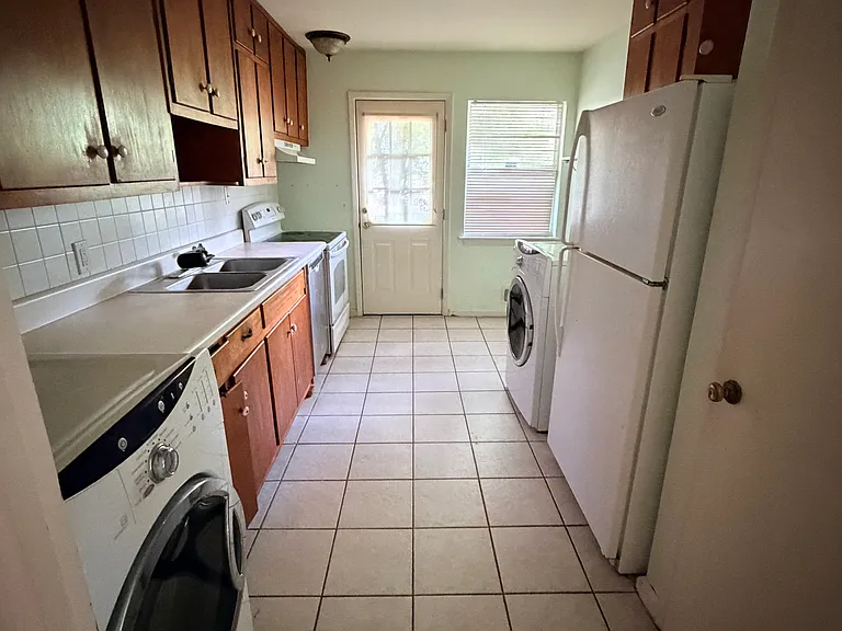 1373 Markan Dr NE #B — Photo 5