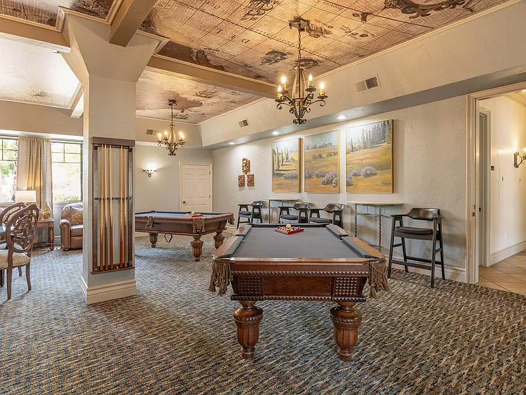 Dominion Courtyard Villas — Photo 7