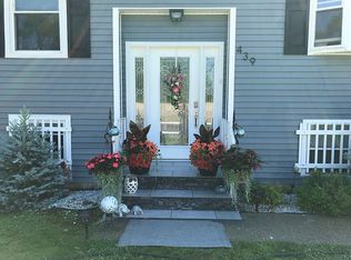 439 Riverside Rd, Springfield, MA 01107