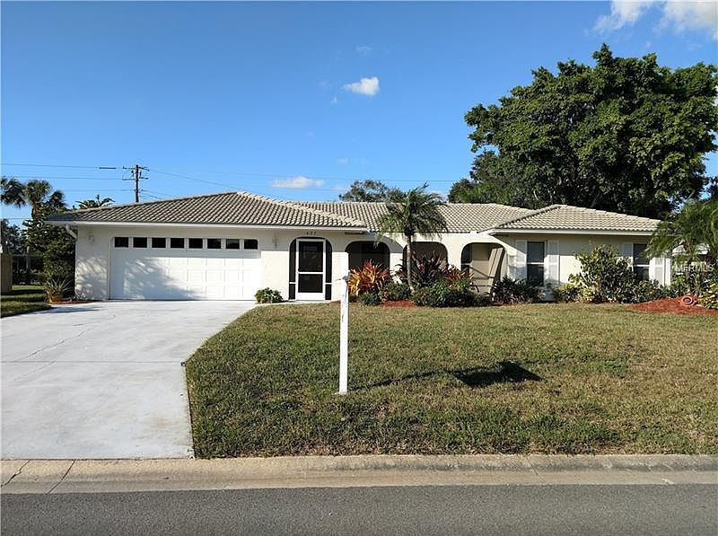 1st image of 427 N Rossetti Dr