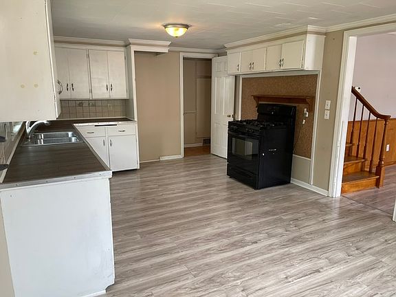 4th image of 516 W Main St