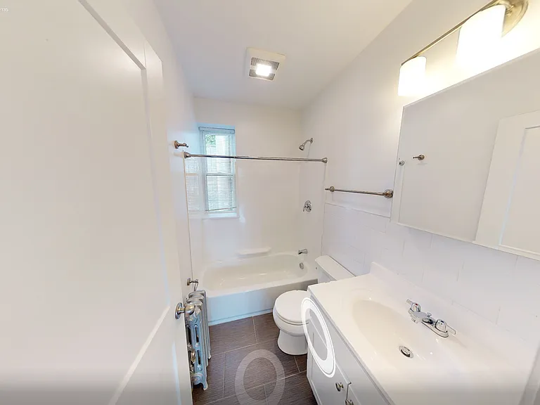 123 Sutherland Rd #1L — Photo 8
