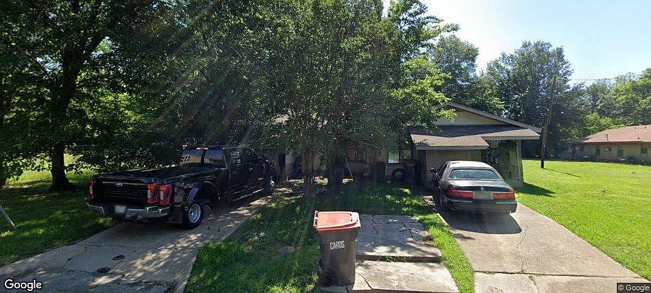 1st image of 1017 12th St SE #1015