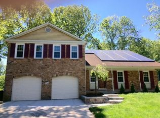 6774 Surreywood Ln, Bethesda, MD 20817