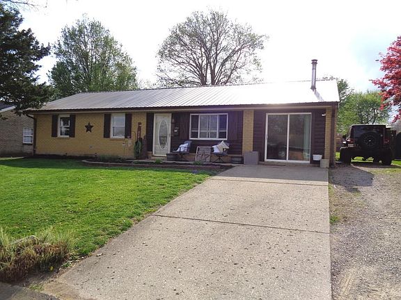 3rd image of 305 Donna Dr