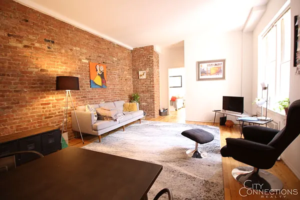 Rented by City Connections Realty | media 16