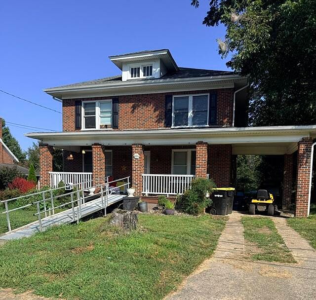 1st image of 320 Diamond Ave