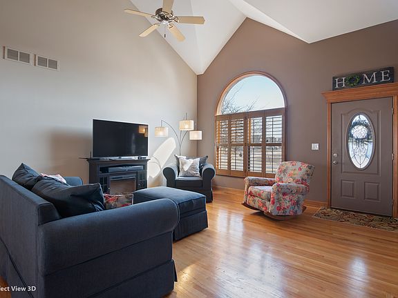 4th image of 558 Sudbury Cir