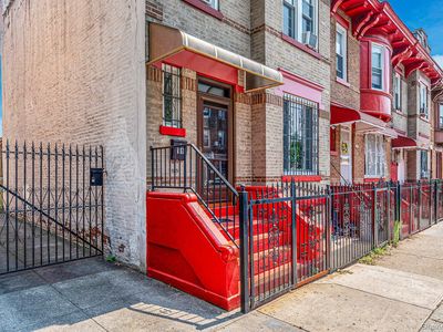 75 Highland Place, Brooklyn, NY, 11208