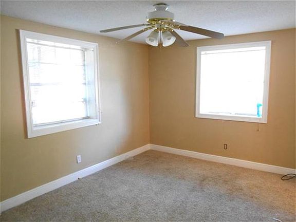 4th image of 855 Cody Ln