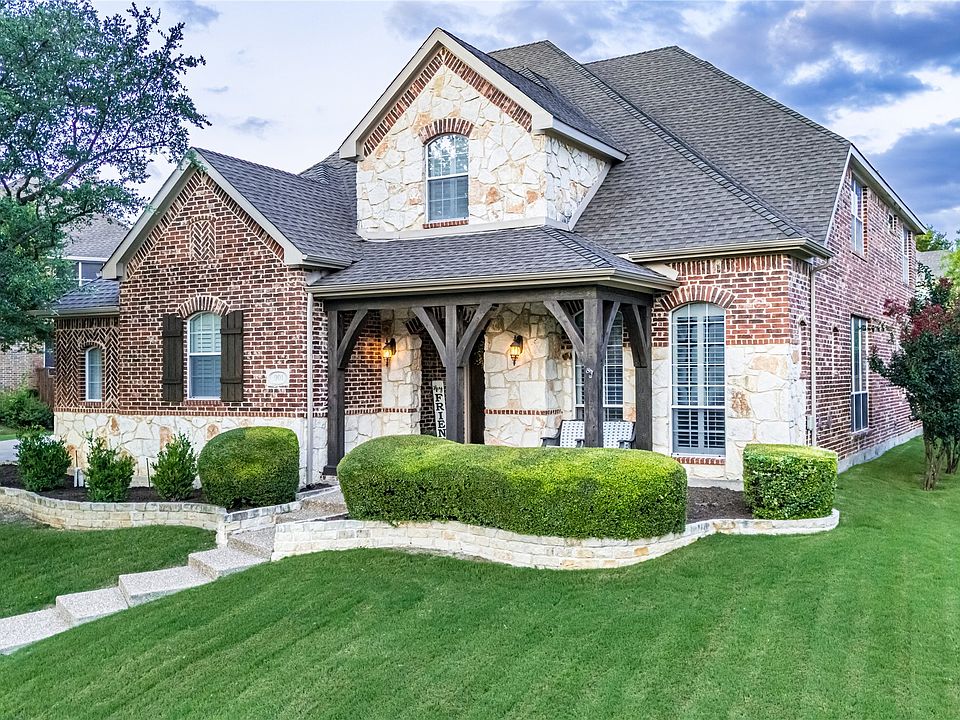 1st image of 901 Woodcliff Dr