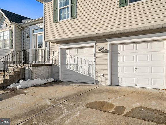 3rd image of 3242 Rector Lookout St