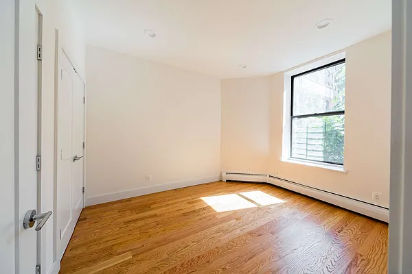 Rented by Uptown Flats LLC | media 35