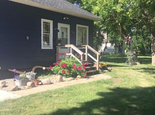 105 W 1st St, White, SD 57276