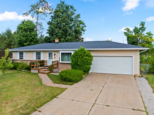 930 West St, Gaylord, MI 49735