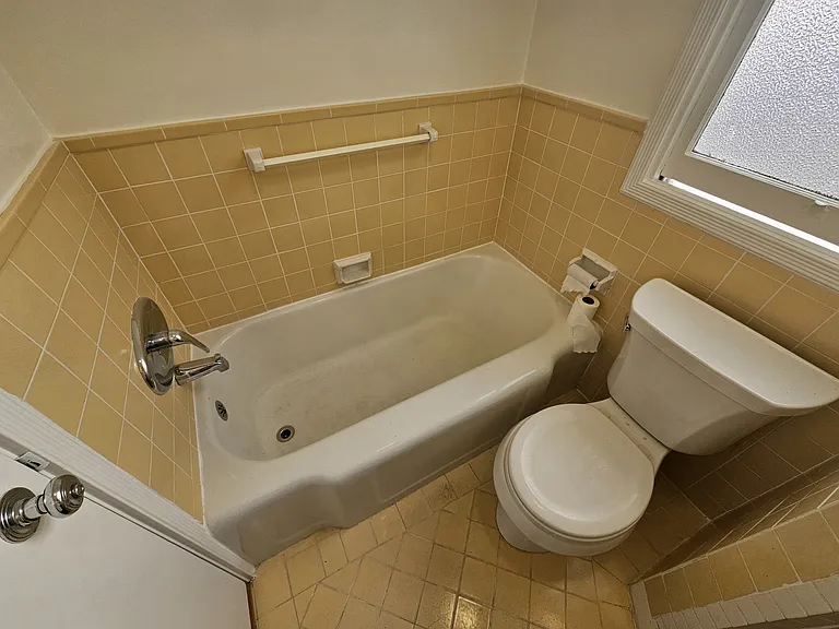 1935 Clay St #302 — Photo 12