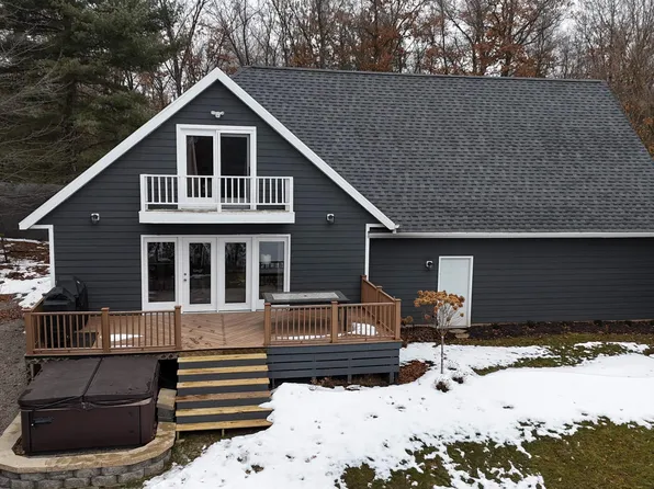 W2016 Blue Heron Ln, Keshena, WI 54135