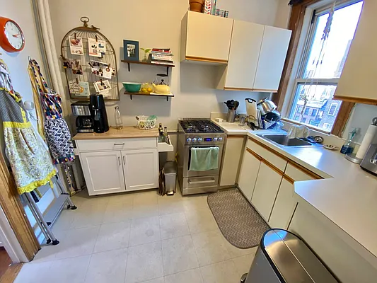 Rented by J PRESTON AND ASSOCIATES INC | media 19