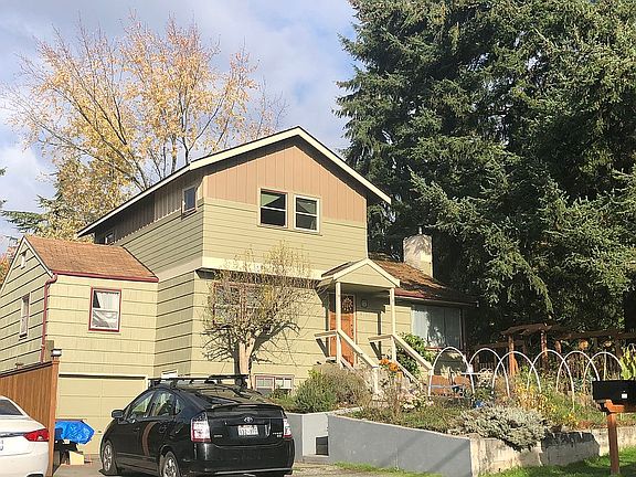 2nd image of 4010 NE 115th St