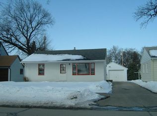2110 10th Ave N, Grand Forks, ND 58203