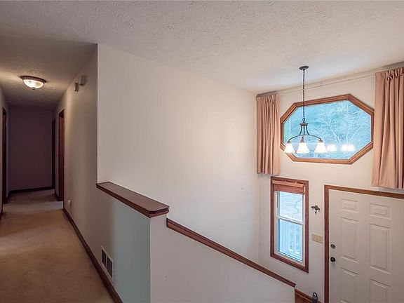 5th image of 512 Hollow Ct