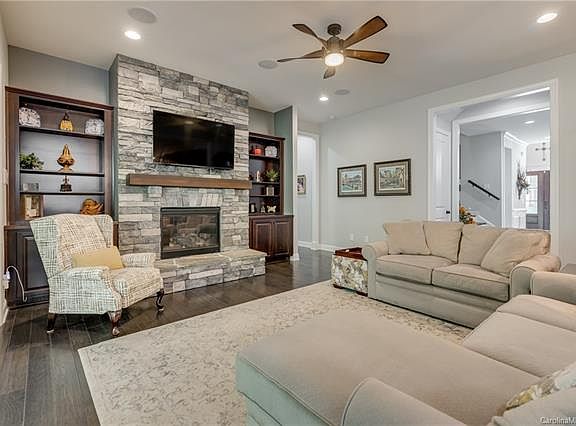 5th image of 726 Kathy Dianne Dr #34