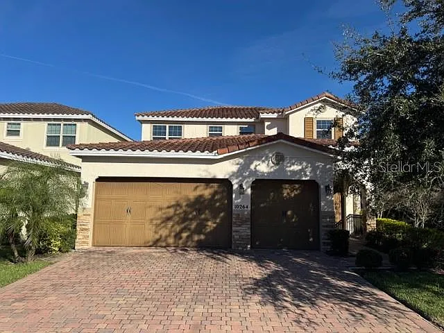 4 bed, 3.5 bath, 2376 sqft, $3,999 — Photo 2