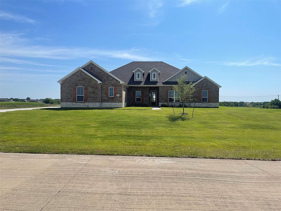1st image of 221 Marie Ln