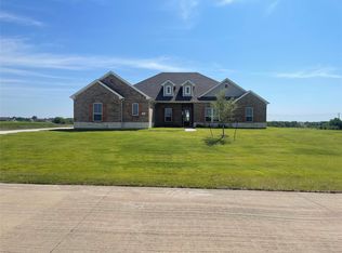 221 Marie Ln, Waxahachie, TX 75167