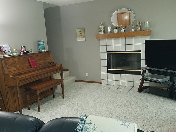 4th image of 11306 Westmont Dr